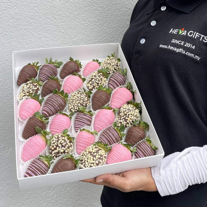 AGATA CHOCOLATE DIPPED STRAWBERRIES