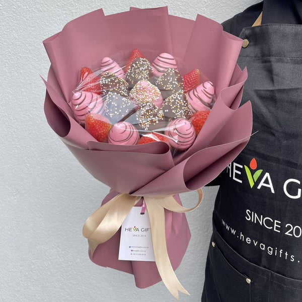 AMIRA Chocolate Berries Bouquet