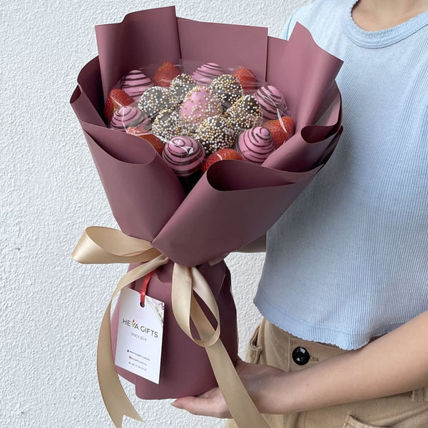 AMIRA Chocolate Berries Bouquet