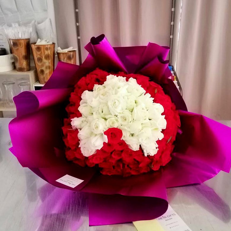 Heva Gifts: Rose heart-shaped Bouquet