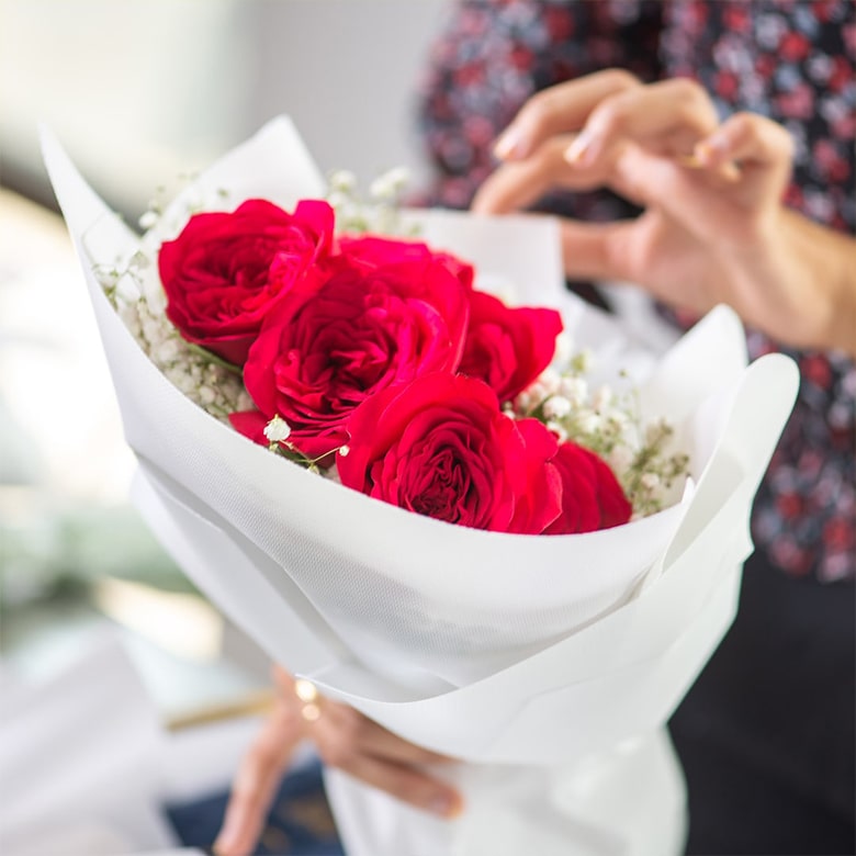 Heva Gifts: Birthday Rose bouquet 