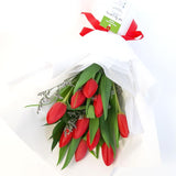 red tulip bouquet