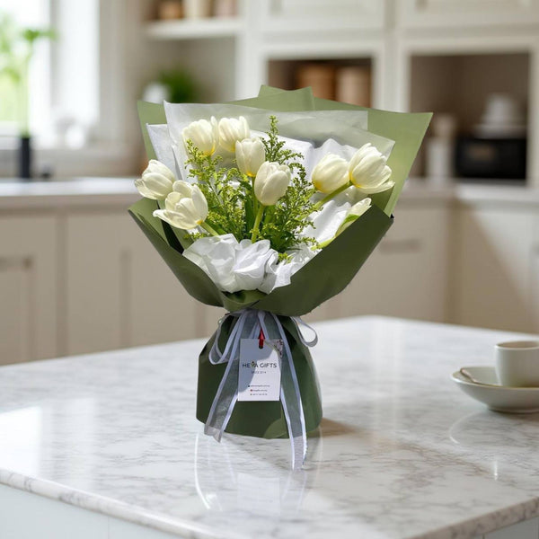 CALANDRA White Tulip Bouquet