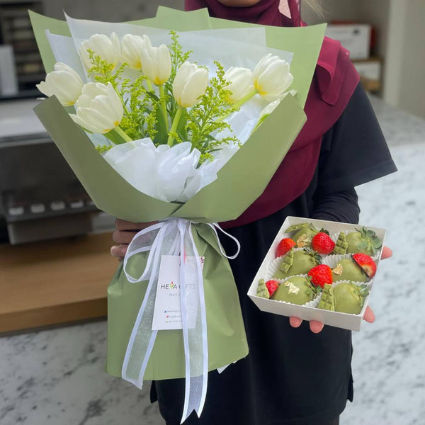 CALANDRA Tulips and Matcha Chocolate Covered Strawberries Set