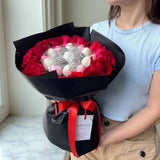 ERIC Red Roses and chocolate strawberries - Valentine's Gift Set