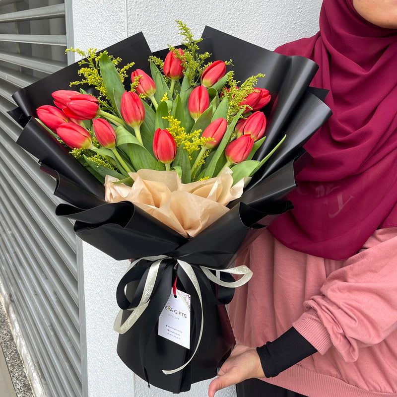 RED Tulip Bouquet