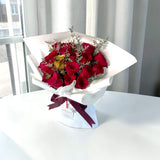 Soulmate red gold rose bouquet Valentine's Day gift Kuala Lumpur same-day delivery