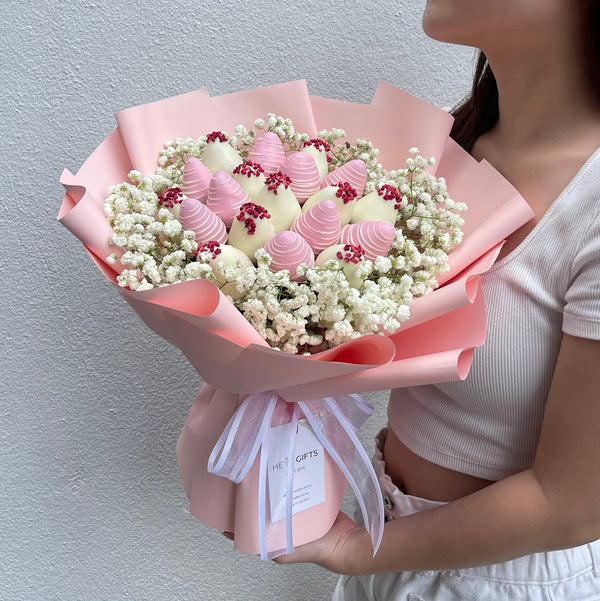 TYRA Baby Breath and Chocolate bouquet