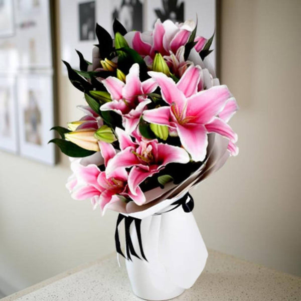 VIDA PINK LILY BOUQUET